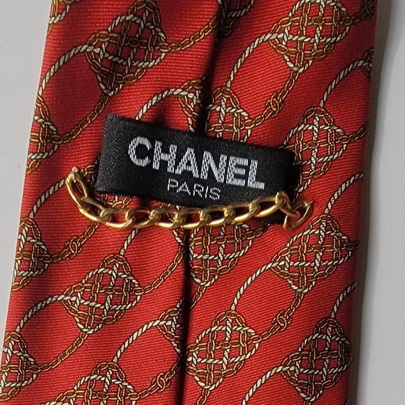 CHANEL Men's Vintage Tie 100% Silk Made in Italy Red with Knot pattern - Picture 5 of 5